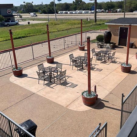 Days Inn By Wyndham Ennis Exterior foto