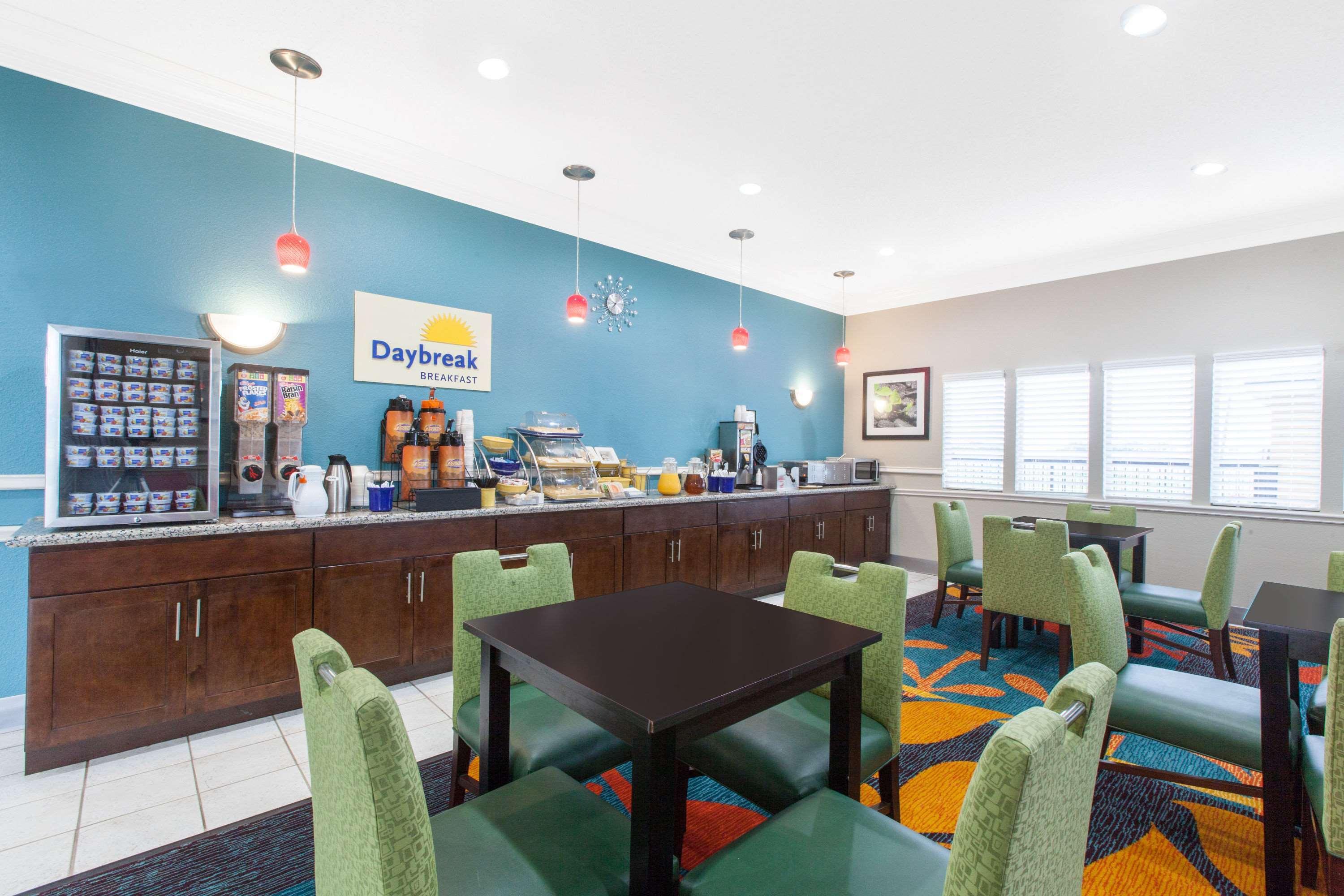 Days Inn By Wyndham Ennis Exterior foto